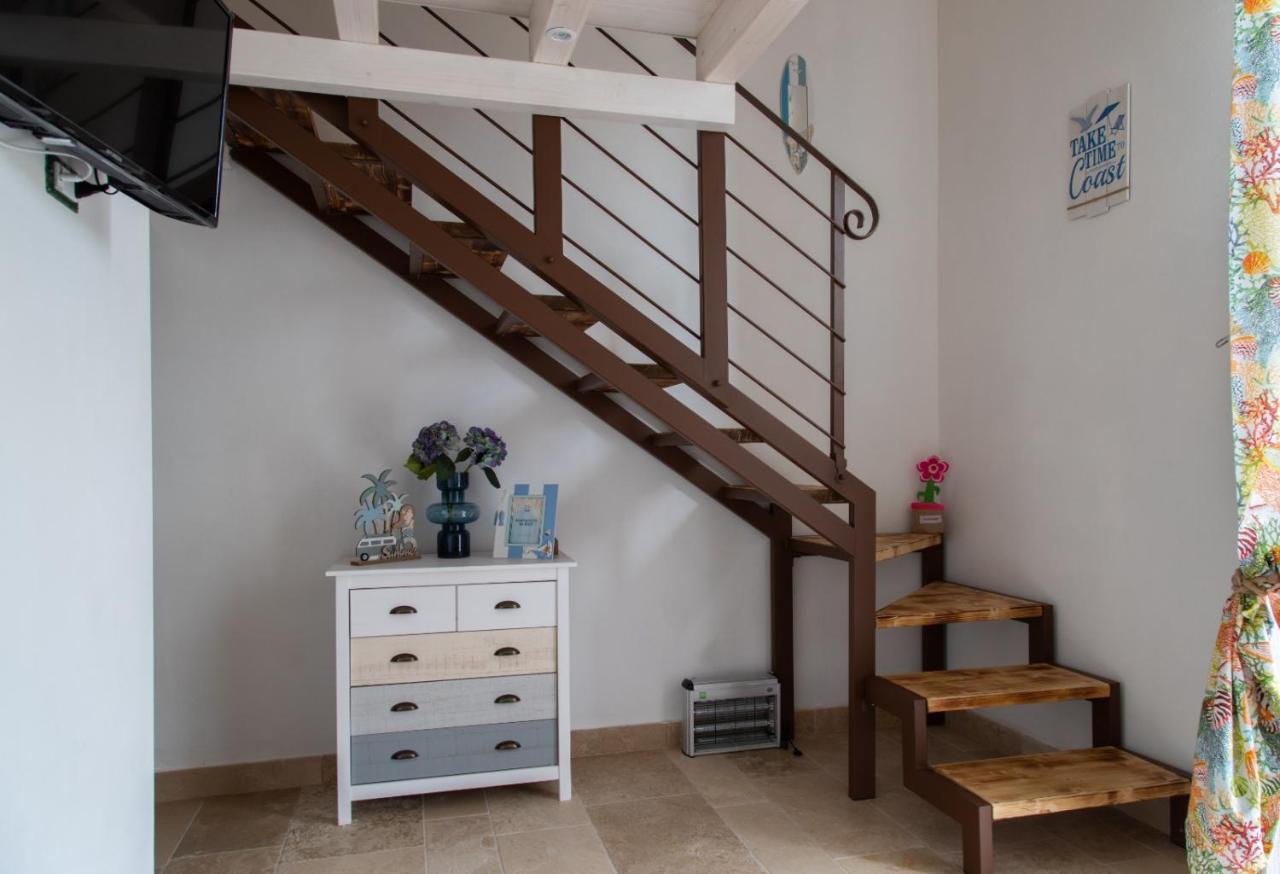 Il Casale Di Punta Prosciutto Bed & Breakfast Bagian luar foto